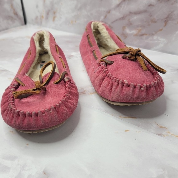 Minnetonka Moccasins Slipper Pink Suede - Picture 5 of 9